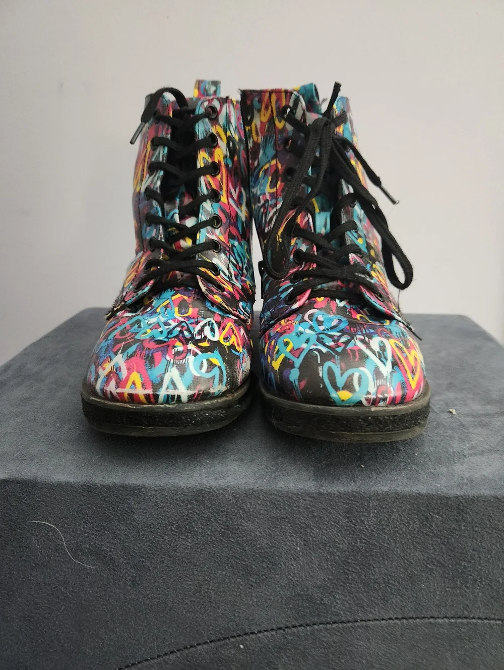 N/A bold colorful